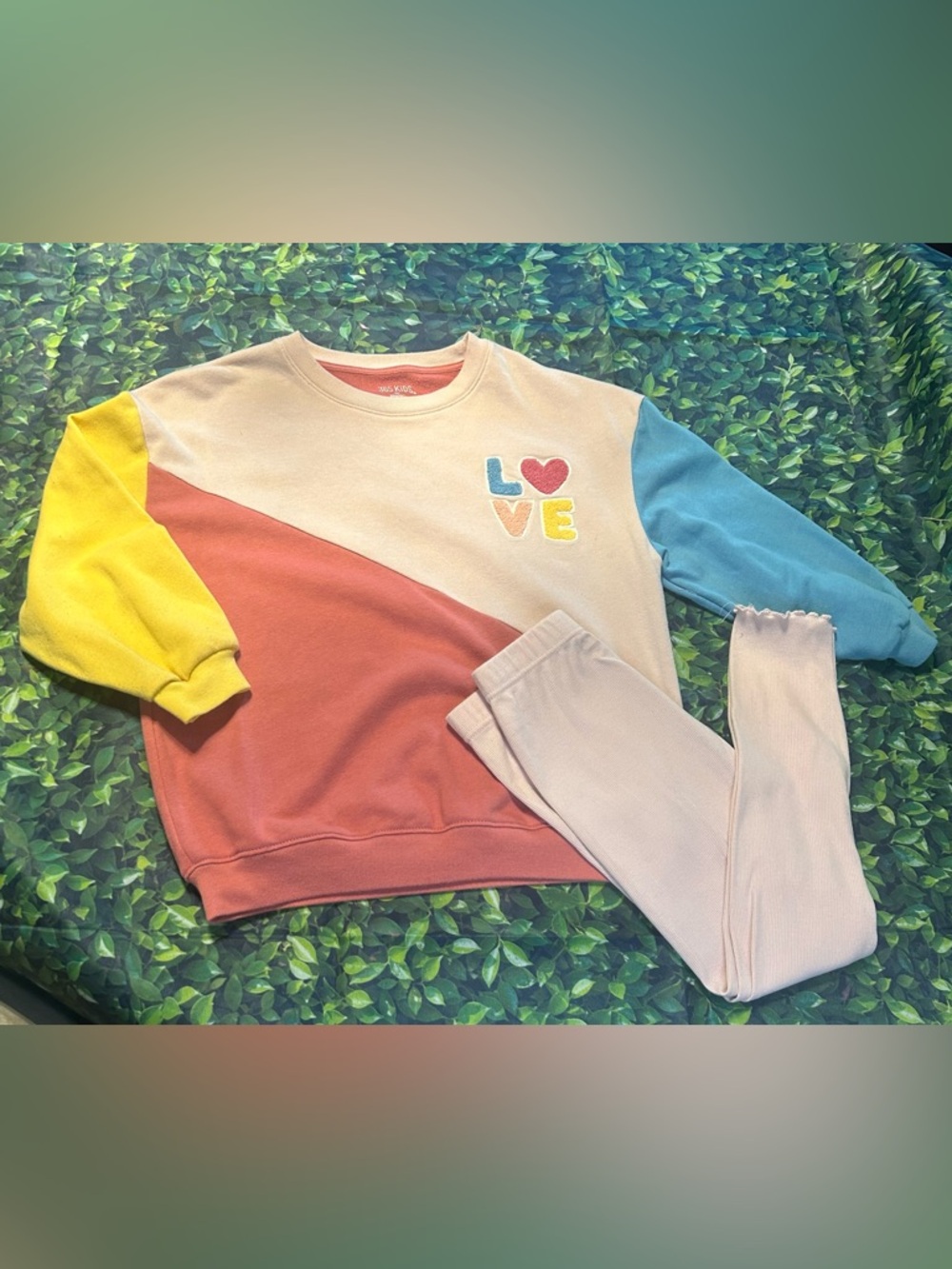 Girls Colorblock 'LOVE' Sweatshirt & Leggings Set - Multicolor